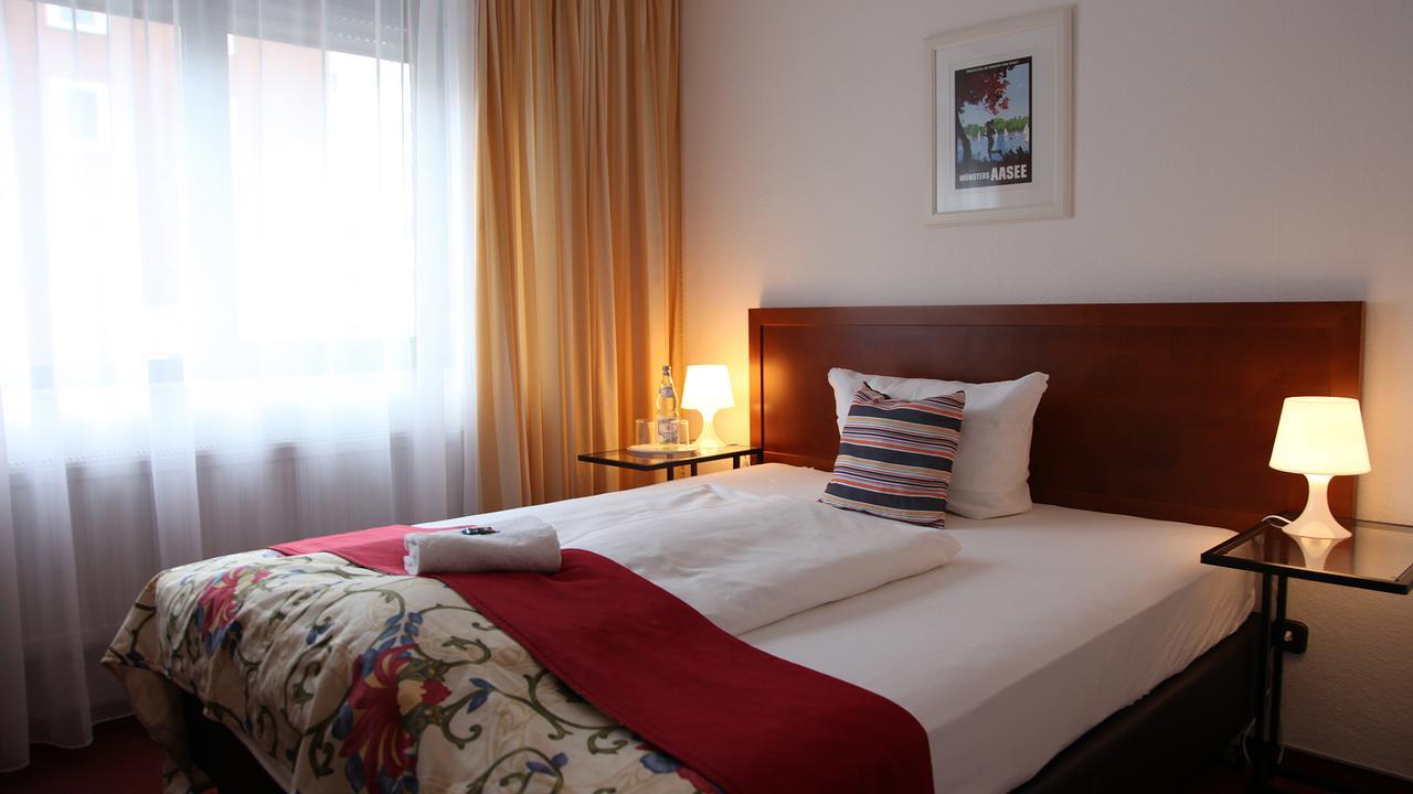 מונסטר Cityhotel Amadeus מראה חיצוני תמונה