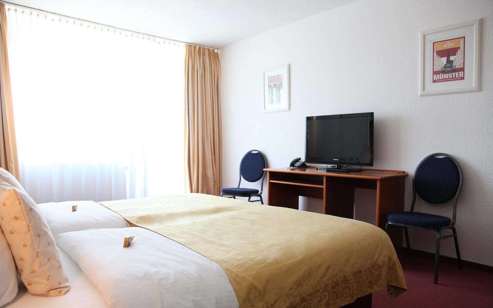 מונסטר Cityhotel Amadeus מראה חיצוני תמונה