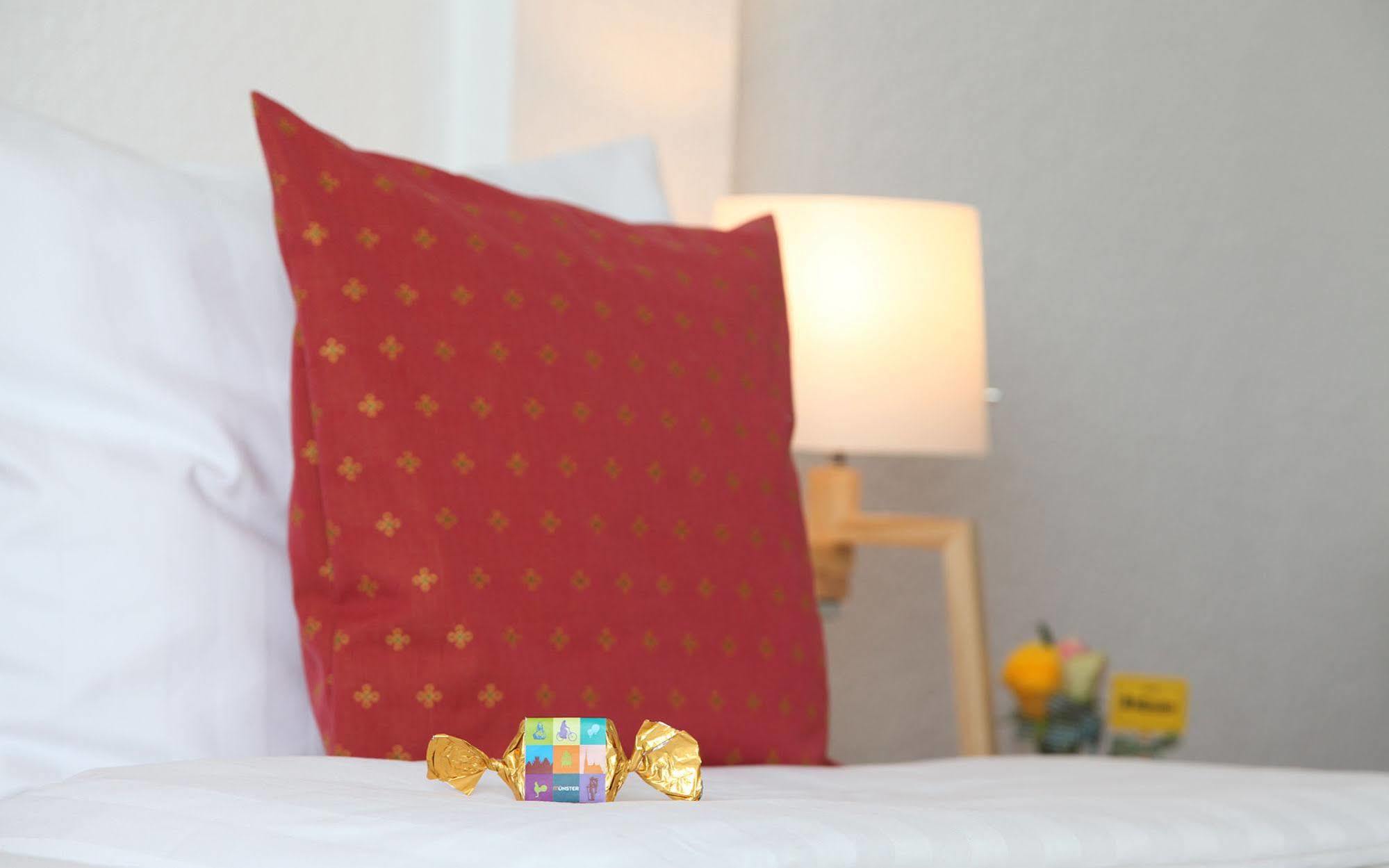 מונסטר Cityhotel Amadeus מראה חיצוני תמונה